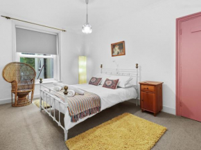 Pass the Keys Spacious Seaside Apartment in Central Location